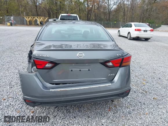 ✅ 2022 Nissan Altima SV • VIN: 1N4BL4DW2NN312732 • Lot: 43638028. Listed on IAAI with 121,849 mi. Free auction sales archive from the USA and detailed vehicle history report at DreamBid. Image 16.