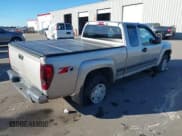 ✅ 2004 Chevrolet Colorado LS Z71 • VIN: 1GCDT196448133938 • Lot: 41647829. Wystawiony na IAAI z przebiegiem 196 530 mil. Bezpłatny archiwum sprzedaży aukcyjnych z USA i szczegółowy raport historii pojazdu na DreamBid. Zdjęcie 4.