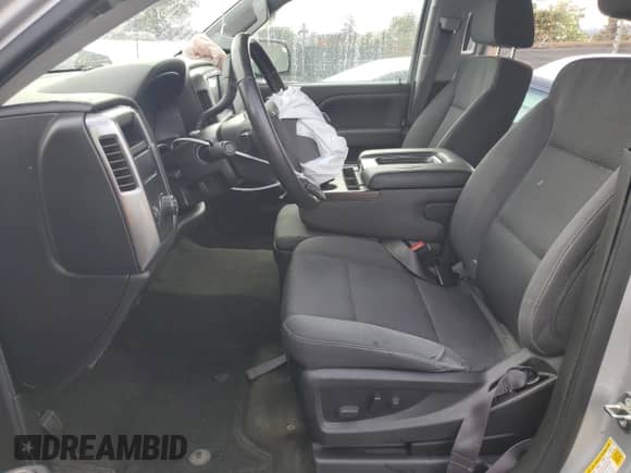 2017 Chevrolet Silverado 1500 LT z VIN 3GCUCRERXHG480172, wystawiony jako Copart lot #81976525 z przebiegiem 102 958 mil mil oraz Szkoda całkowita • Salvage title. Historia ofert i sprzedaży dostępna na DreamBid. Obrazek 7.