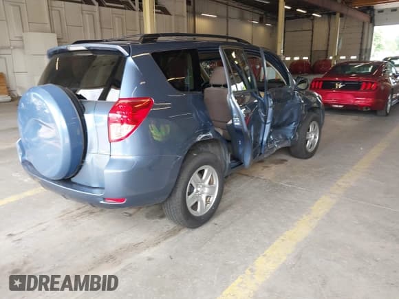 ✅ 2006 Toyota RAV4 • VIN: JTMBD33V366006418 • Lot: 42910134. Listed on IAAI with 176,200 mi. Free auction sales archive from the USA and detailed vehicle history report at DreamBid. Image 4.