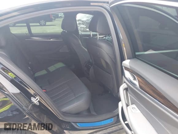 ✅ 2021 BMW 5 Series 530i • VIN: WBA53BH09MWX27909 • Lot: 42315030. Listed on IAAI with 35,238 mi. Free auction sales archive from the USA and detailed vehicle history report at DreamBid. Image 8.