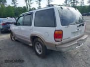 ✅ 2000 Ford Explorer Eddie Bauer • VIN: 1FMDU74E0YUB41056 • Lot: 42258224. Wystawiony na IAAI z przebiegiem 134 401 mil. Bezpłatny archiwum sprzedaży aukcyjnych z USA i szczegółowy raport historii pojazdu na DreamBid. Zdjęcie 3.