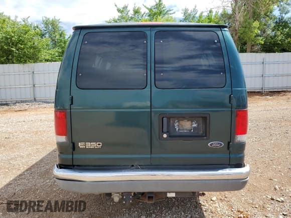 ✅ 2000 Ford Econoline Passenger XL • VIN: 1FBSS31L5YHA98957 • Lot: 56466624. Listed on Copart with 102,350 mi. Free auction sales archive from the USA and detailed vehicle history report at DreamBid. Image 6.
