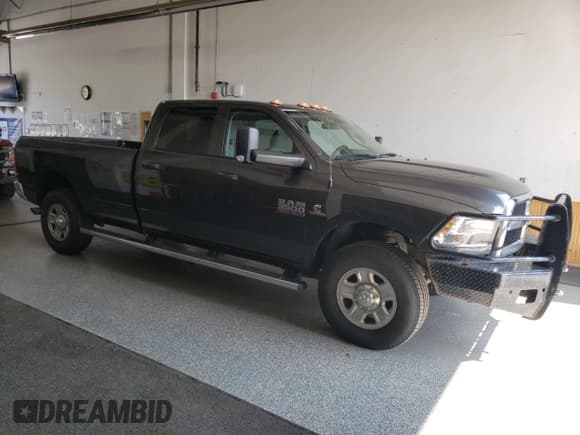 ✅ 2017 Ram 3500 Tradesman • VIN: 3C63R3GLXHG623791 • Лот: 60819815. Опубликован ранее на Copart с пробегом 183 751 миль. Бесплатный доступ к архиву аукционных продаж из США и подробный отчёт об истории автомобиля на DreamBid. Изображение 4.
