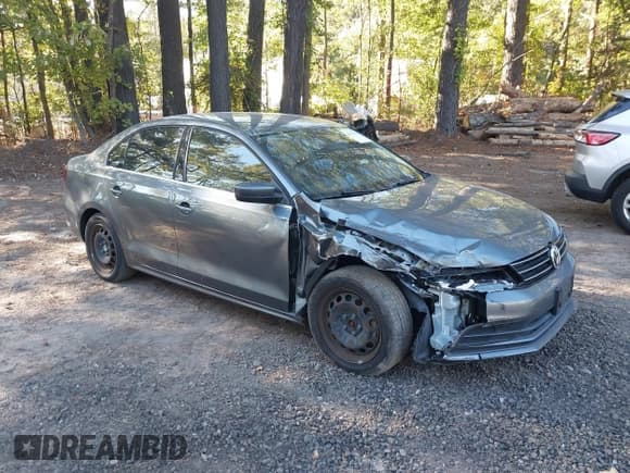 ✅ 2017 Volkswagen Jetta S • VIN: 3VW2B7AJ1HM391765 • Lot: 43474815. Wystawiony na IAAI z przebiegiem 69 751 mil. Bezpłatny archiwum sprzedaży aukcyjnych z USA i szczegółowy raport historii pojazdu na DreamBid. Zdjęcie 1.