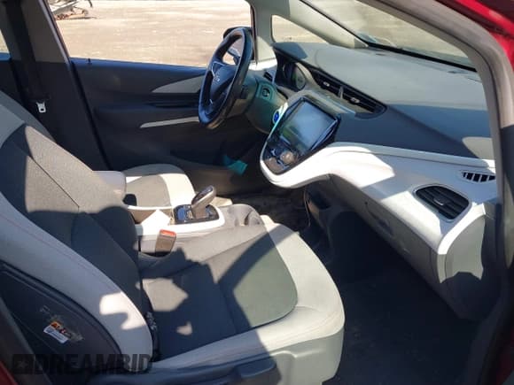 ✅ 2021 Chevrolet Bolt EV LT • VIN: 1G1FY6S09M4113827 • Lot: 41749981. Wystawiony na IAAI z przebiegiem 49 397 mil. Bezpłatny archiwum sprzedaży aukcyjnych z USA i szczegółowy raport historii pojazdu na DreamBid. Zdjęcie 5.