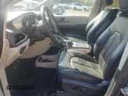 ✅ 2022 Chrysler Pacifica Hybrid Touring L • VIN: 2C4RC1L72NR201957 • Lot: 81549395. Wystawiony na Copart z przebiegiem 52 291 mil. Bezpłatny archiwum sprzedaży aukcyjnych z USA i szczegółowy raport historii pojazdu na DreamBid. Zdjęcie 7.