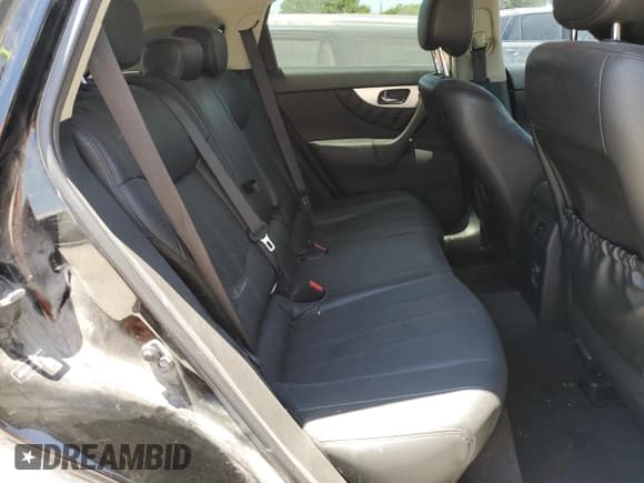 ✅ 2017 Infiniti QX70 • VIN: JN8CS1MU2HM140537 • Лот: 64377235. Опубликован ранее на Copart с пробегом 232 000 миль. Бесплатный доступ к архиву аукционных продаж из США и подробный отчёт об истории автомобиля на DreamBid. Изображение 10.