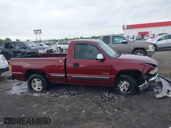 ✅ 2000 Chevrolet Silverado 1500 LS • VIN: 1GCEC14T1YZ251253 • Лот: 42094727. Опубликован ранее на IAAI с пробегом 425 300 миль. Бесплатный доступ к архиву аукционных продаж из США и подробный отчёт об истории автомобиля на DreamBid. Изображение 14.