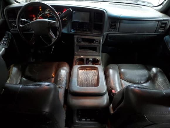 ✅ 2007 Chevrolet Silverado 2500HD LT3 • VIN: 1GCHK23D87F114522 • Lot: 64408885. Wystawiony na Copart z przebiegiem 386 636 mil. Bezpłatny archiwum sprzedaży aukcyjnych z USA i szczegółowy raport historii pojazdu na DreamBid. Zdjęcie 8.