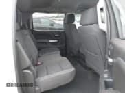 ✅ 2018 Chevrolet Silverado 1500 LT • VIN: 1GCPCREC4JF216526 • Lot: 43520727. Wystawiony na IAAI z przebiegiem 51 430 mil. Bezpłatny archiwum sprzedaży aukcyjnych z USA i szczegółowy raport historii pojazdu na DreamBid. Zdjęcie 8.