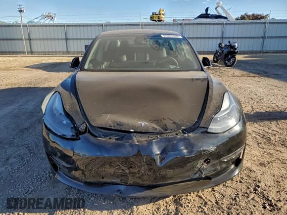 ✅ 2022 Tesla Model 3 • VIN: 5YJ3E1EA9NF323218 • Лот: 93991255. Опубликован ранее на Copart с пробегом 1 988 миль. Бесплатный доступ к архиву аукционных продаж из США и подробный отчёт об истории автомобиля на DreamBid. Изображение 5.