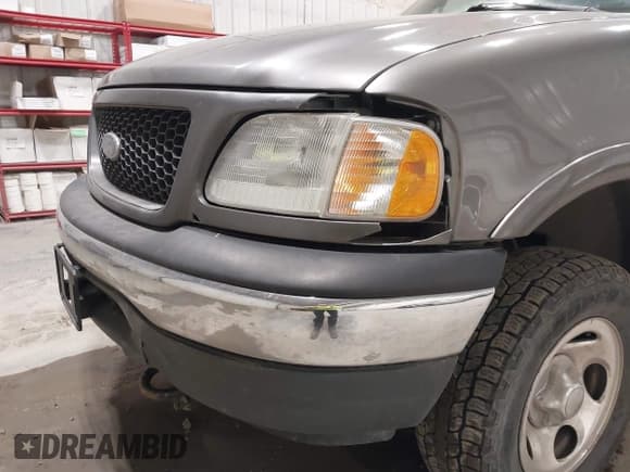 ✅ 2002 Ford F-150 XL • VIN: 1FTRX18W92KA81797 • Лот: 42250147. Опубликован ранее на IAAI с пробегом 162 918 миль. Бесплатный доступ к архиву аукционных продаж из США и подробный отчёт об истории автомобиля на DreamBid. Изображение 6.
