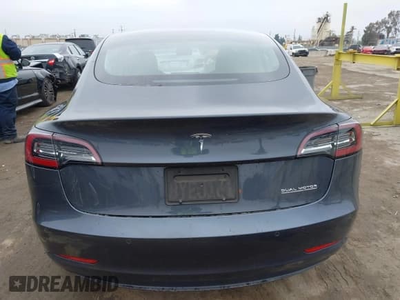 ✅ 2020 Tesla Model 3 Performance • VIN: 5YJ3E1EC3LF802068 • Lot: 41886024. Wystawiony na IAAI z przebiegiem 50 271 mil. Bezpłatny archiwum sprzedaży aukcyjnych z USA i szczegółowy raport historii pojazdu na DreamBid. Zdjęcie 17.