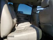 ✅ 2004 Chevrolet Suburban LT • VIN: 3GNFK16T04G101978 • Лот: 61268635. Опубликован ранее на Copart с пробегом 226 468 миль. Бесплатный доступ к архиву аукционных продаж из США и подробный отчёт об истории автомобиля на DreamBid. Изображение 11.