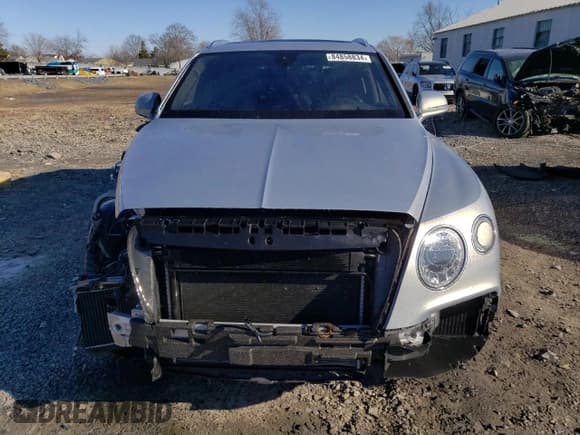 ✅ 2017 Bentley Bentayga W12 • VIN: SJAAC2ZV7HC012616 • Lot: 84858834. Wystawiony na Copart z przebiegiem 40 750 mil. Bezpłatny archiwum sprzedaży aukcyjnych z USA i szczegółowy raport historii pojazdu na DreamBid. Zdjęcie 5.