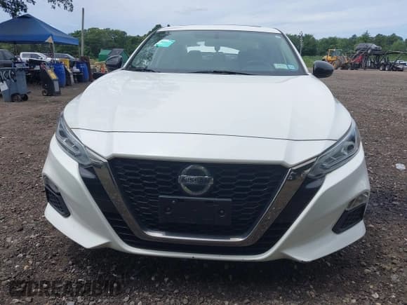 ✅ 2019 Nissan Altima SR • VIN: 1N4BL4CW5KN325049 • Лот: 42716714. Опубликован ранее на IAAI с пробегом 51 655 миль. Бесплатный доступ к архиву аукционных продаж из США и подробный отчёт об истории автомобиля на DreamBid. Изображение 12.