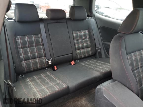 ✅ 2011 Volkswagen Golf GTI PZEV • VIN: WVWFD7AJ0BW081726 • Лот: 58098285. Опубликован ранее на Copart с пробегом 112 209 миль. Бесплатный доступ к архиву аукционных продаж из США и подробный отчёт об истории автомобиля на DreamBid. Изображение 11.