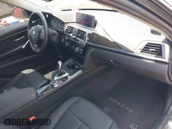 ✅ 2018 BMW 3 Series 320i • VIN: WBA8E1G53JNU90365 • Лот: 42842879. Опубликован ранее на IAAI с пробегом 48 503 миль. Бесплатный доступ к архиву аукционных продаж из США и подробный отчёт об истории автомобиля на DreamBid. Изображение 5.