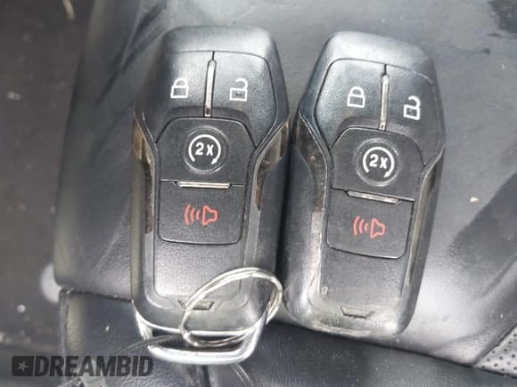 ✅ 2015 Lincoln MKC • VIN: 5LMCJ1A93FUJ09124 • Lot: 42893884. Wystawiony na IAAI z przebiegiem 104 011 mil. Bezpłatny archiwum sprzedaży aukcyjnych z USA i szczegółowy raport historii pojazdu na DreamBid. Zdjęcie 11.