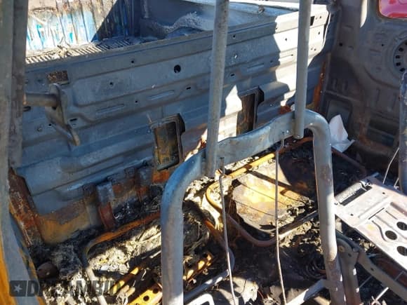 ✅ 2000 Dodge Dakota Sport • VIN: 1B7GG22N5YS643703 • Lot: 41575273. Wystawiony na IAAI z przebiegiem Nie podano. Bezpłatny archiwum sprzedaży aukcyjnych z USA i szczegółowy raport historii pojazdu na DreamBid. Zdjęcie 8.