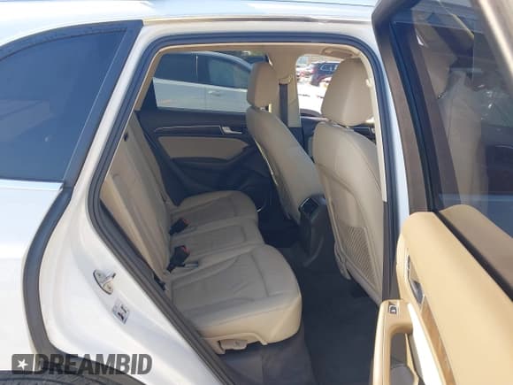 ✅ 2014 Audi Q5 Premium Plus • VIN: WA1CMAFP7EA074443 • Lot: 43204130. Listed on IAAI with 106,214 mi. Free auction sales archive from the USA and detailed vehicle history report at DreamBid. Image 8.