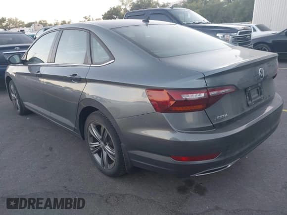 ✅ 2019 Volkswagen Jetta S • VIN: 3VWC57BU9KM084422 • Lot: 42910163. Wystawiony na IAAI z przebiegiem 74 965 mil. Bezpłatny archiwum sprzedaży aukcyjnych z USA i szczegółowy raport historii pojazdu na DreamBid. Zdjęcie 3.