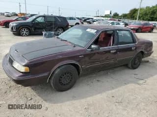 ✅ 1995 Oldsmobile Cutlass Ciera SL • VIN: 1G3AJ55M3S6308824 • Lot: 71106715. Wystawiony na Copart z przebiegiem 132 785 mil. Bezpłatny archiwum sprzedaży aukcyjnych z USA i szczegółowy raport historii pojazdu na DreamBid. Zdjęcie 1.