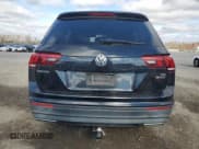 ✅ 2018 Volkswagen Tiguan S • VIN: 3VV0B7AX0JM072623 • Лот: 93726515. Опубликован ранее на Copart с пробегом 94 710 миль. Бесплатный доступ к архиву аукционных продаж из США и подробный отчёт об истории автомобиля на DreamBid. Изображение 6.