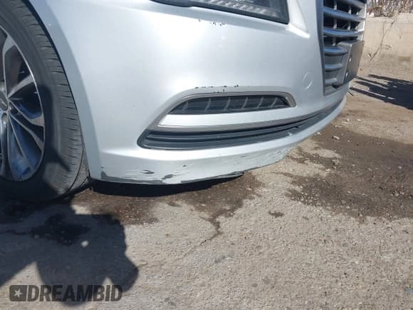 ✅ 2015 Hyundai Genesis 3.8L • VIN: KMHGN4JEXFU017256 • Lot: 41706821. Wystawiony na IAAI z przebiegiem 115 888 mil. Bezpłatny archiwum sprzedaży aukcyjnych z USA i szczegółowy raport historii pojazdu na DreamBid. Zdjęcie 17.