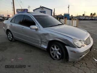 ✅ 2004 Mercedes-Benz C 320 • VIN: WDBRF64J04F466377 • Lot: 91830315. Wystawiony na Copart z przebiegiem 85 068 mil. Bezpłatny archiwum sprzedaży aukcyjnych z USA i szczegółowy raport historii pojazdu na DreamBid. Zdjęcie 4.
