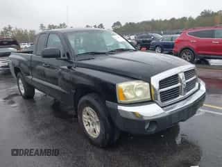 2005 Dodge Dakota SLT с VIN 1D7HW42N75S252735, выставлен на аукционе IAAI как лот 43542987 с пробегом 131 792 миль миль и . История ставок и продаж доступна на DreamBid. Изображение 1.