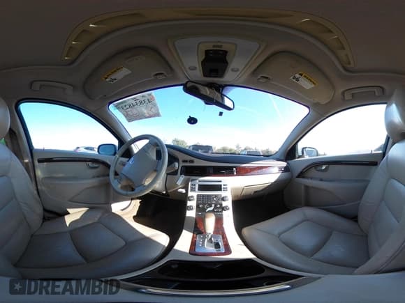 ✅ 2008 Volvo V70 • VIN: YV1BW982781040660 • Lot: 43834823. Listed on IAAI with 100,463 mi. Free auction sales archive from the USA and detailed vehicle history report at DreamBid. Image 18.