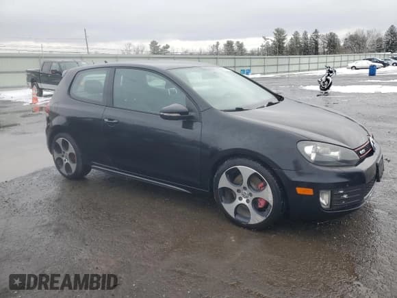 ✅ 2013 Volkswagen Golf GTI • VIN: WVWED7AJXDW089525 • Лот: 87681115. Опубликован ранее на Copart с пробегом 82 022 миль. Бесплатный доступ к архиву аукционных продаж из США и подробный отчёт об истории автомобиля на DreamBid. Изображение 4.