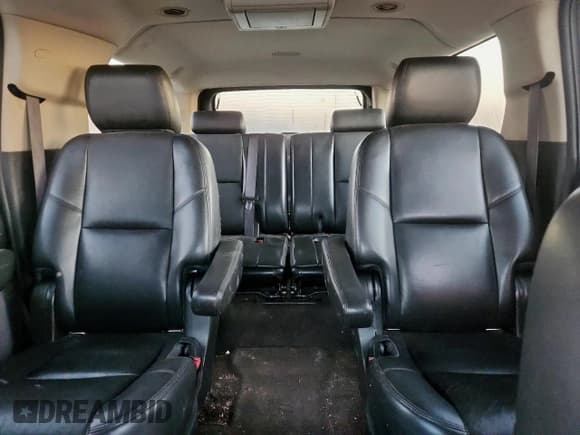 ✅ 2012 Chevrolet Suburban LTZ • VIN: 1GNSKKE73CR272456 • Lot: 90931265. Wystawiony na Copart z przebiegiem 209 547 mil. Bezpłatny archiwum sprzedaży aukcyjnych z USA i szczegółowy raport historii pojazdu na DreamBid. Zdjęcie 10.