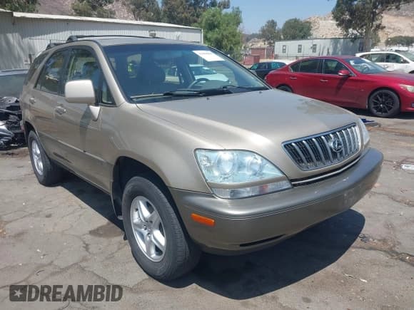 ✅ 2001 Lexus RX 300 • VIN: JTJGF10U210101884 • Lot: 42996809. Wystawiony na IAAI z przebiegiem 186 298 mil. Bezpłatny archiwum sprzedaży aukcyjnych z USA i szczegółowy raport historii pojazdu na DreamBid. Zdjęcie 1.