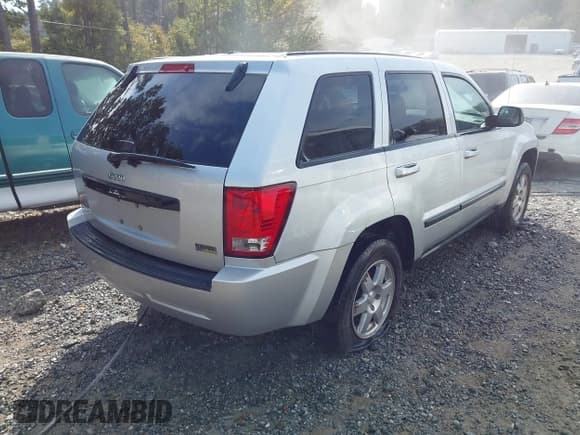 ✅ 2008 Jeep Grand Cherokee • VIN: 1J8HS48N78C197174 • Лот: 43484016. Опубликован ранее на IAAI с пробегом 185 691 миль. Бесплатный доступ к архиву аукционных продаж из США и подробный отчёт об истории автомобиля на DreamBid. Изображение 4.