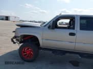 ✅ 2005 Chevrolet Silverado 2500HD Work Truck • VIN: 1GCHK23235F803038 • Lot: 43192366. Wystawiony na IAAI z przebiegiem 266 626 mil. Bezpłatny archiwum sprzedaży aukcyjnych z USA i szczegółowy raport historii pojazdu na DreamBid. Zdjęcie 18.