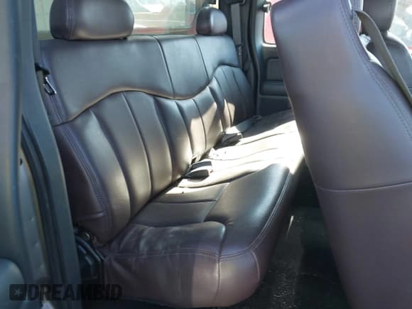 ✅ 2001 Chevrolet Silverado 2500HD LS • VIN: 1GCHK29161E337880 • Lot: 43442333. Listed on IAAI with 174,128 mi. Free auction sales archive from the USA and detailed vehicle history report at DreamBid. Image 8.