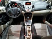 ✅ 2013 Ford Fiesta S • VIN: 3FADP4AJ5DM107100 • Lot: 85511955. Wystawiony na Copart z przebiegiem 194 329 mil. Bezpłatny archiwum sprzedaży aukcyjnych z USA i szczegółowy raport historii pojazdu na DreamBid. Zdjęcie 8.