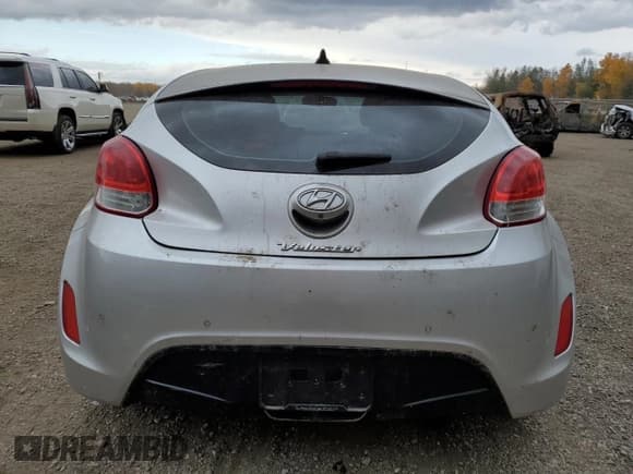 ✅ 2013 Hyundai Veloster w/Gray Int • VIN: KMHTC6AD3DU109121 • Lot: 77271244. Wystawiony na Copart z przebiegiem Nie podano. Bezpłatny archiwum sprzedaży aukcyjnych z USA i szczegółowy raport historii pojazdu na DreamBid. Zdjęcie 6.