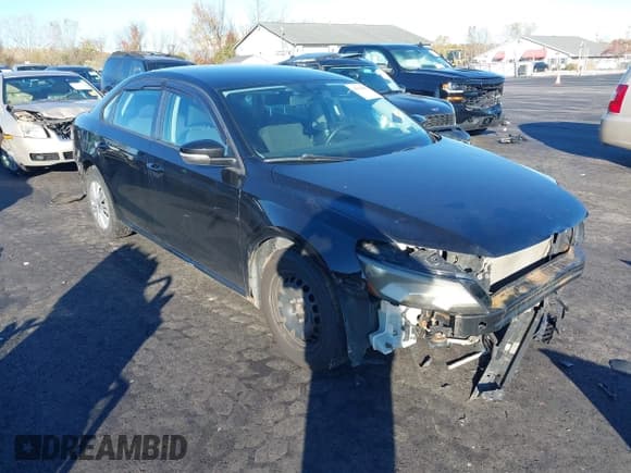 ✅ 2014 Volkswagen Passat S • VIN: 1VWAP7A34EC025391 • Lot: 43504449. Listed on IAAI with 136,114 mi. Free auction sales archive from the USA and detailed vehicle history report at DreamBid. Image 1.