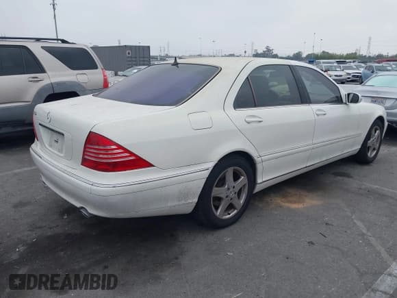 ✅ 2005 Mercedes-Benz S 430 • VIN: WDBNG70JX5A451696 • Lot: 42402391. Listed on IAAI with 174,030 mi. Free auction sales archive from the USA and detailed vehicle history report at DreamBid. Image 4.