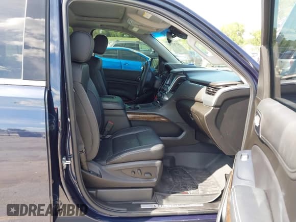 ✅ 2019 Chevrolet Tahoe LT • VIN: 1GNSKBKC8KR214892 • Lot: 42702156. Listed on IAAI with 60,779 mi. Free auction sales archive from the USA and detailed vehicle history report at DreamBid. Image 5.