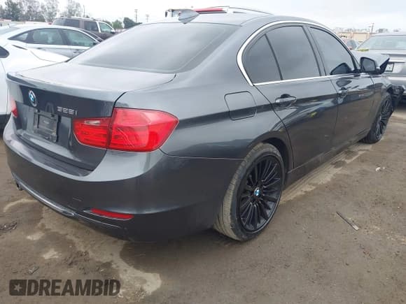 ✅ 2015 BMW 3 Series 328i • VIN: WBA3C1C57FP853235 • Lot: 42192678. Listed on IAAI with 133,665 mi. Free auction sales archive from the USA and detailed vehicle history report at DreamBid. Image 4.