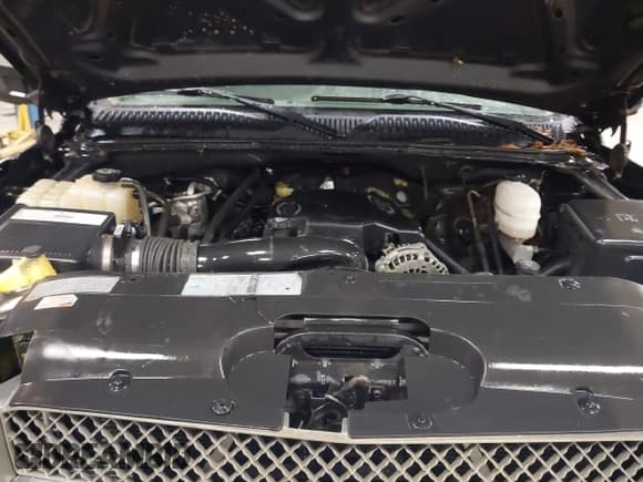 ✅ 2003 Chevrolet Silverado 2500HD LS • VIN: 1GCHK29G33E158624 • Lot: 42108017. Wystawiony na IAAI z przebiegiem 174 462 mil. Bezpłatny archiwum sprzedaży aukcyjnych z USA i szczegółowy raport historii pojazdu na DreamBid. Zdjęcie 10.