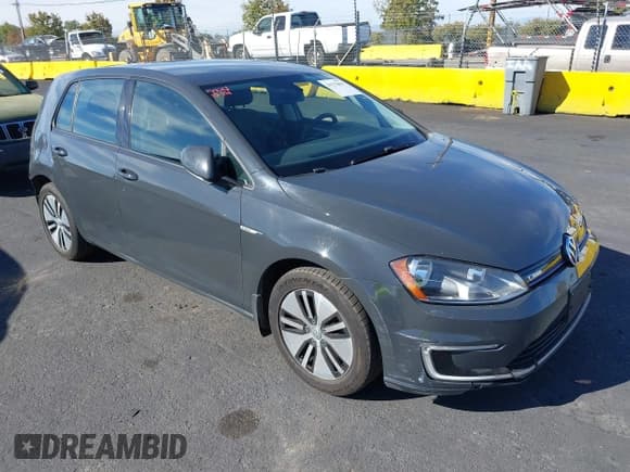 ✅ 2016 Volkswagen Golf SE • VIN: WVWKP7AU1GW916756 • Lot: 43533859. Wystawiony na IAAI z przebiegiem 66 648 mil. Bezpłatny archiwum sprzedaży aukcyjnych z USA i szczegółowy raport historii pojazdu na DreamBid. Zdjęcie 1.