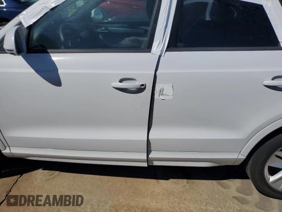 ✅ 2018 Audi Q3 Premium • VIN: WA1ECCFS3JR005580 • Lot: 62010632. Wystawiony na Copart z przebiegiem Nie podano. Bezpłatny archiwum sprzedaży aukcyjnych z USA i szczegółowy raport historii pojazdu na DreamBid. Zdjęcie 9.