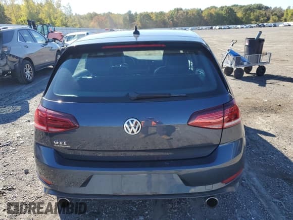 ✅ 2018 Volkswagen Golf GTI S • VIN: 3VW547AU4JM263379 • Lot: 85568665. Wystawiony na Copart z przebiegiem 37 879 mil. Bezpłatny archiwum sprzedaży aukcyjnych z USA i szczegółowy raport historii pojazdu na DreamBid. Zdjęcie 6.