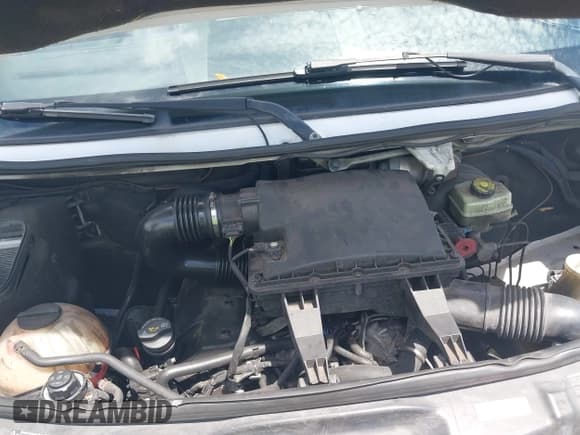 ✅ 2011 Mercedes-Benz Sprinter Cargo • VIN: WD3PE8CB2B5579732 • Lot: 42638577. Wystawiony na IAAI z przebiegiem 357 177 mil. Bezpłatny archiwum sprzedaży aukcyjnych z USA i szczegółowy raport historii pojazdu na DreamBid. Zdjęcie 10.